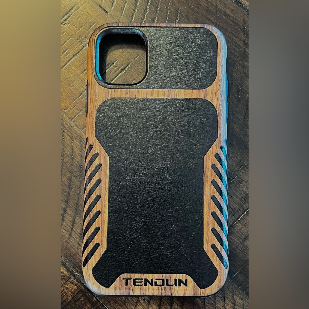 ❌SOLD❌ 
iPhone 11 Wooden/Leather Case